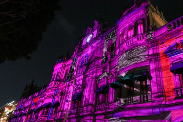 GLOW Gallery Image
